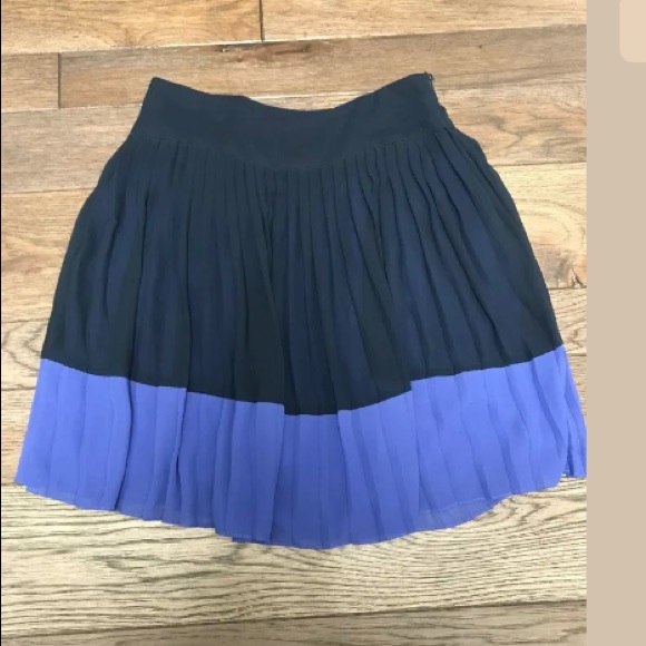 LOFT Women’s Pleated Flowy Full Skirt Two Tone - Picture 6 of 8